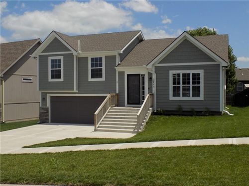 2211 Pike St, Saint Joseph, MO, 64503-2040 | Card Image