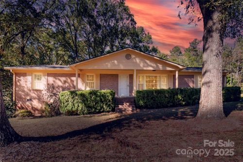 210 Cliffside Dr, Kannapolis, NC, 28081-7106 | Card Image