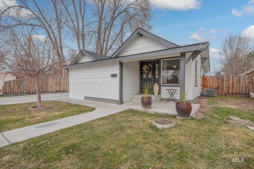 24 N Fairview St, Nampa, ID, 83651-2311 | Card Image