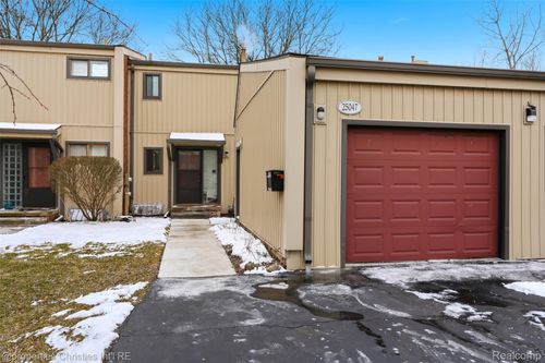 25047 Woodvale Dr S, Southfield, MI, 48034-1212 | Card Image