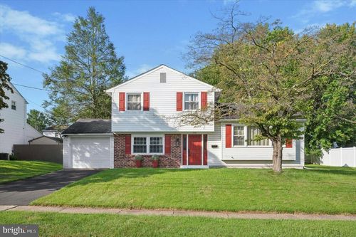 748 Joseph Ave, WARMINSTER, PA, 18974-2438 | Card Image