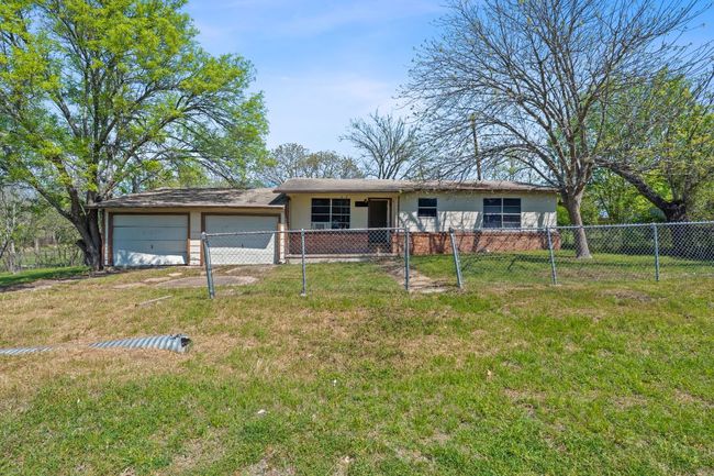 405 E Browning St, House other with 4 bedrooms, 2 bathrooms and 2 parking in Manor TX | Image 17