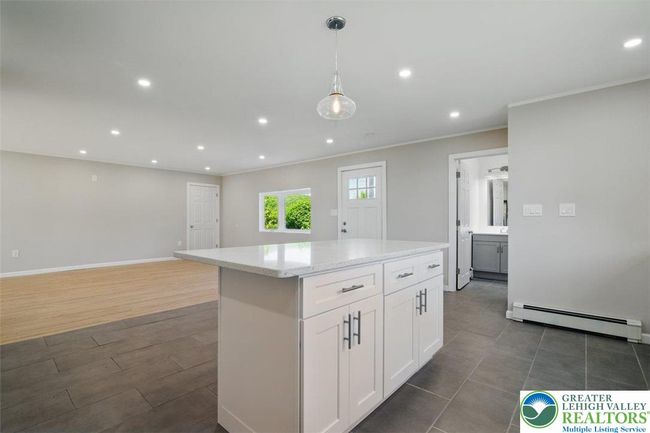 Kitchen | Image 25