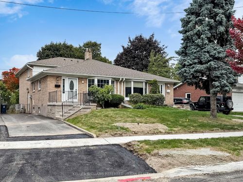 70 Crossbow Cres, North York, ON, M2J3M4 | Card Image