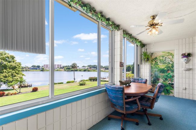 BONUS ROOM OVERLOOKS THE LAKE! | Image 18