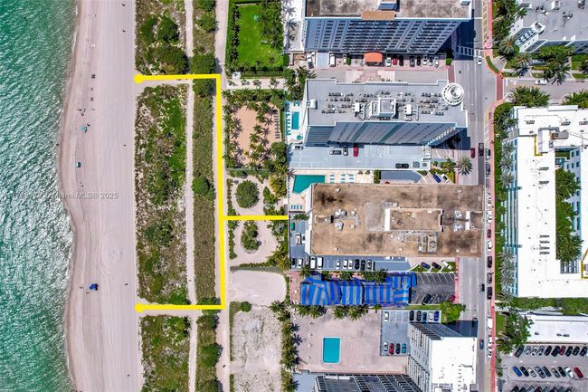 PHH - 9225 Collins Ave, Condo with 3 bedrooms, 3 bathrooms and null parking in Surfside FL | Image 56