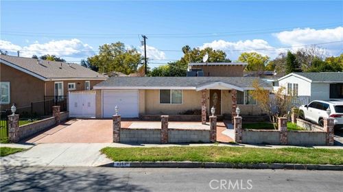 8252 Redbush Ln, Panorama City, CA, 91402-5317 | Card Image