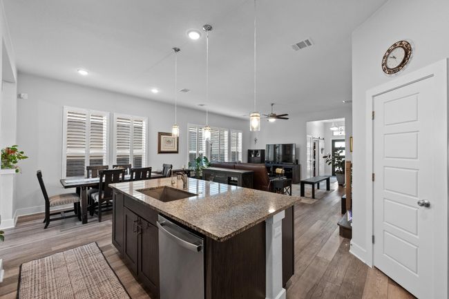 Don't miss the walk-in pantry. | Image 9