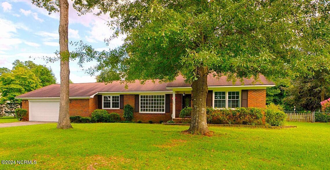 Williamsburg Rd, Washington, NC 27889