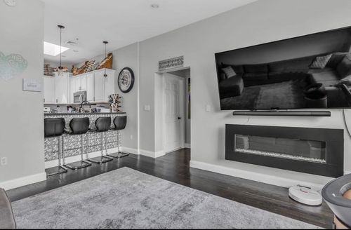 apt-307-7 Central Sq, Lynn, MA, 01901-1343 | Card Image