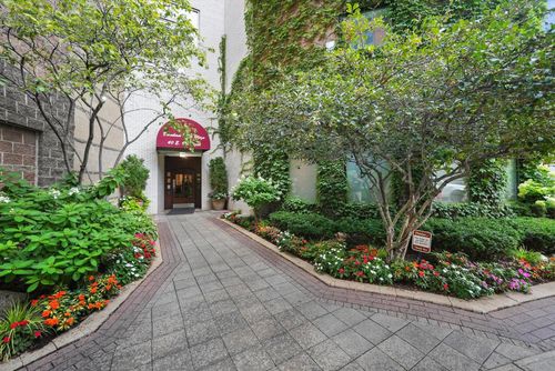 apt-805-40 9th St, Chicago, IL, 60605-2143 | Card Image