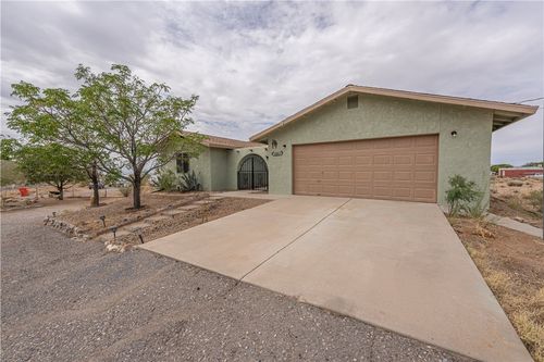 3967 N Bryce Rd, Golden Valley, AZ, 86413-9221 | Card Image