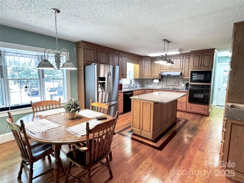 204 Quail Tree Ln, State Road, NC, 28676-8969 | Card Image