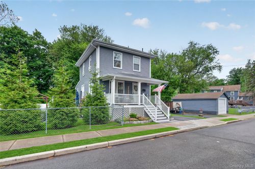 18 Ellis Ave, Newburgh, NY, 12550-5105 | Card Image