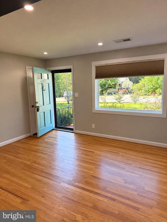 Residential Lease in ALEXANDRIA 4
