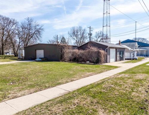 81 Sycamore St, Waterloo, IA, 50703-3442 | Card Image