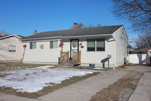 31723 Sweetbriar, Rockwood, MI, 48173-1040 | Card Image