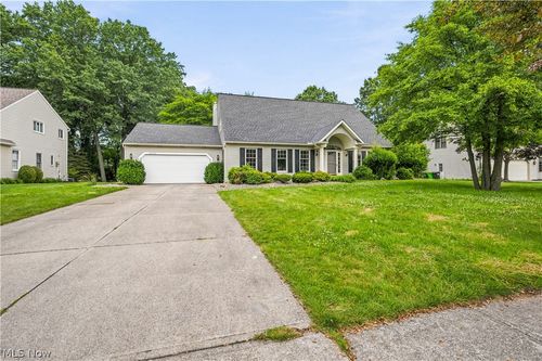 32336 Redwood Blvd, Avon Lake, OH, 44012-2149 | Card Image