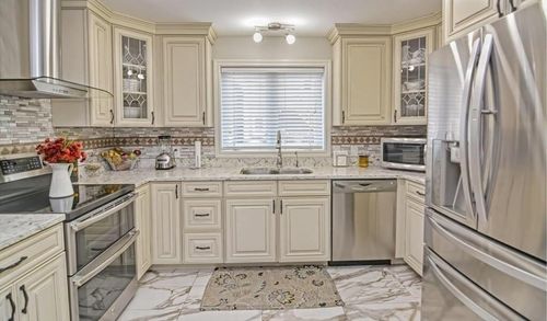 56 Valley St, Everett, MA, 02149-2021 | Card Image