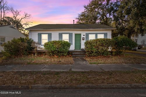 1402 Wooster St, Wilmington, NC, 28401-6095 | Card Image