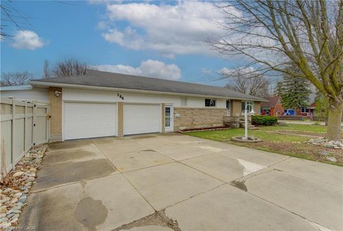 196 Lourdes St, Waterloo, ON, N2L1N7 | Card Image