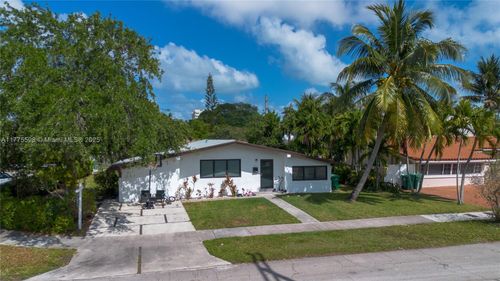 21341 Ne 25th Ct, Miami, FL, 33180-1039 | Card Image