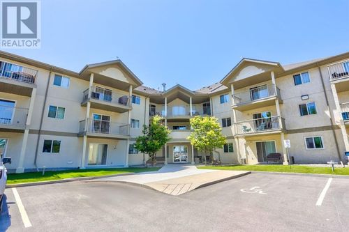 485 Red Crow Blvd W, Lethbridge, AB, T1K7G6 | Card Image