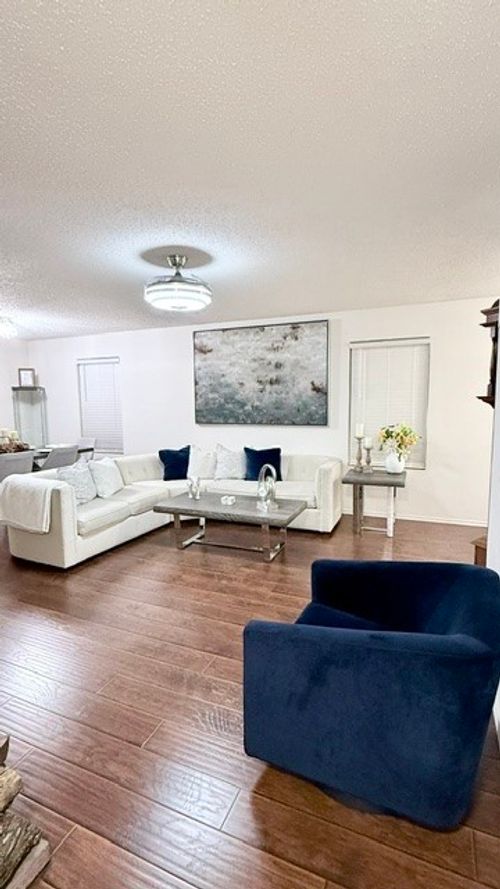 1027 Mazourka Dr, Arlington, TX, 76001-6119 | Card Image