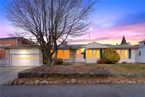 12 Hazard St, Coventry, RI, 02816-7223 | Card Image