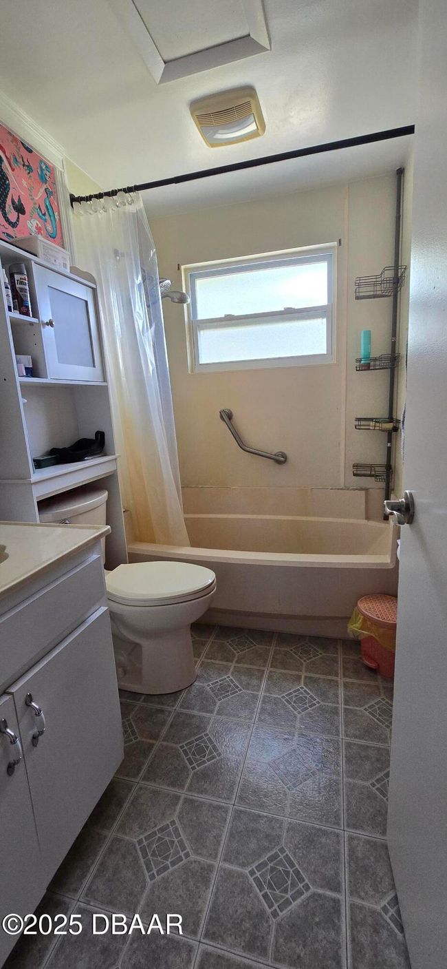 Primary Bathroom | Image 17