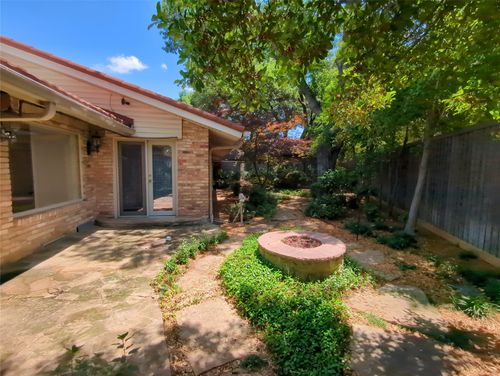 9115 Boedeker Cir, Dallas, TX, 75225-2012 | Card Image