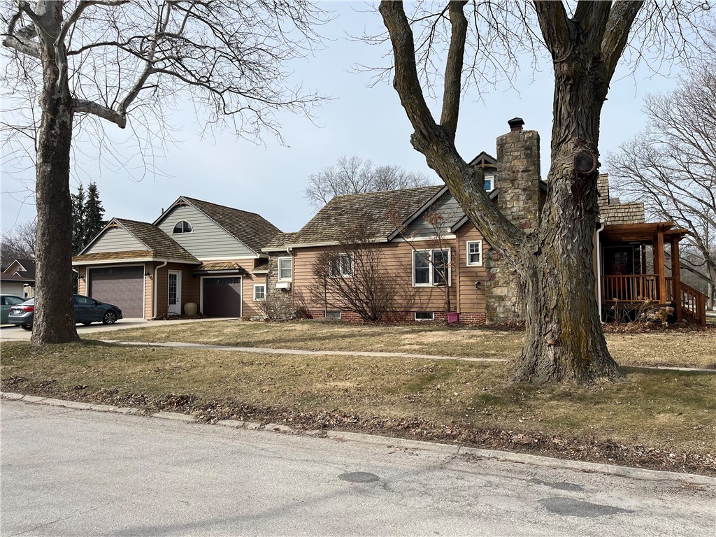 Green St, Winterset, IA 50273