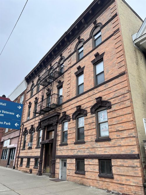 apt-5-670-668-670 Kennedy Blvd, Bayonne, NJ, 07002-2737 | Card Image