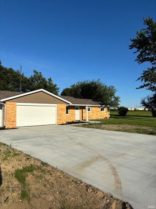 10480 N County Road 700 E, Albany, IN, 47320-9252 | Card Image