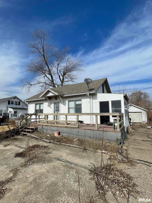 905 E Main St, Crossville, IL, 62827-1317 | Card Image