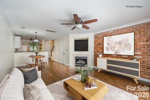 e-1218 Green Oaks Ln, Charlotte, NC, 28205-8326 | Card Image