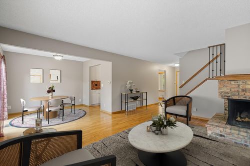 122 Birnamwood Dr, Burnsville, MN, 55337-6813 | Card Image