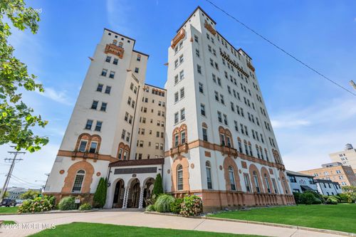 8a-400 Deal Lake Dr, Asbury Park, NJ, 07712-5174 | Card Image