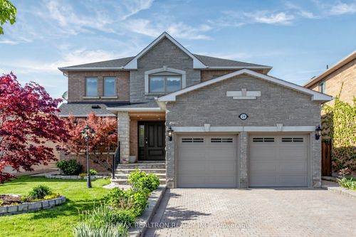 24 Drummond Dr, Maple, ON, L6A2M5 | Card Image