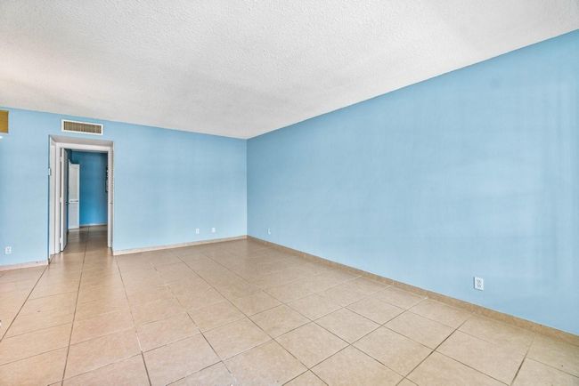 105 - 1965 Se 5th Ct, Condo with 1 bedrooms, 1 bathrooms and null parking in Pompano Beach FL | Image 7