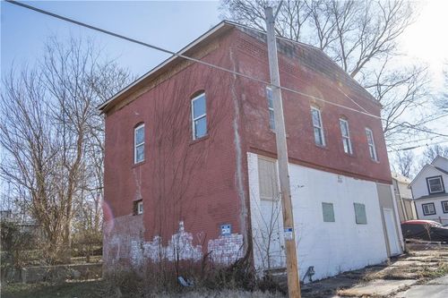 1927 Walrond Ave, Kansas City, MO, 64127-3258 | Card Image