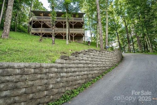 70 Double Back Ln, Mars Hill, NC, 28754 | Card Image