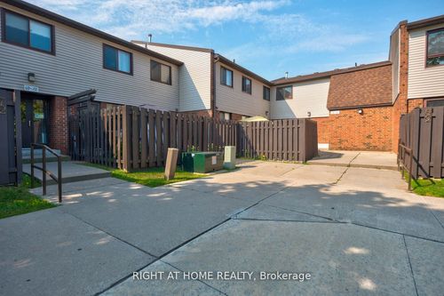 68-960 Glen St, Oshawa, ON, L1J6E8 | Card Image