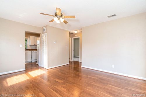 23425 Tawas Ave, Hazel Park, MI, 48030-2740 | Card Image