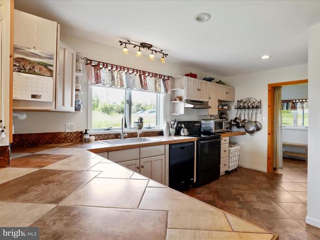 150 N Apple Ridge Rd, House other with 2 bedrooms, 2 bathrooms and null parking in Romney WV | Image 10