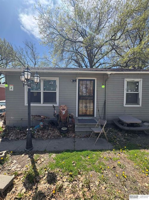 5221 Fremont St, Lincoln, NE, 68504-1834 | Card Image