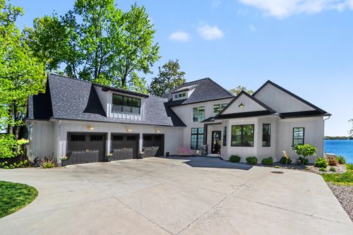 a-4630 E Gull Lake Dr, Hickory Corners, MI, 49060-9770 | Card Image