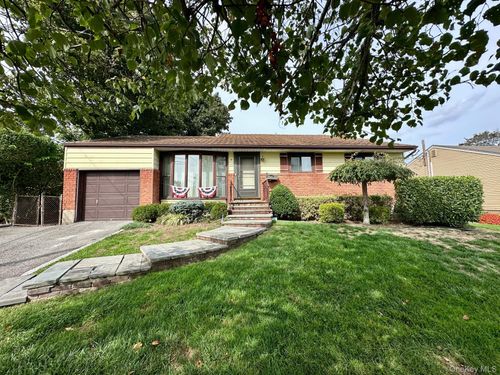 15 Sheli Dr, Old Bethpage, NY, 11804-1615 | Card Image