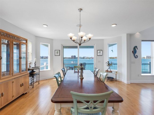11000 8 Th St E, House other with 4 bedrooms, 5 bathrooms and null parking in Treasure Island FL | Image 13