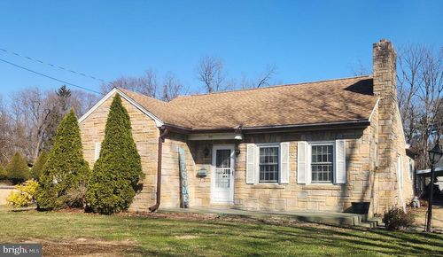 301 Roxbury Rd, SHIPPENSBURG, PA, 17257-1007 | Card Image